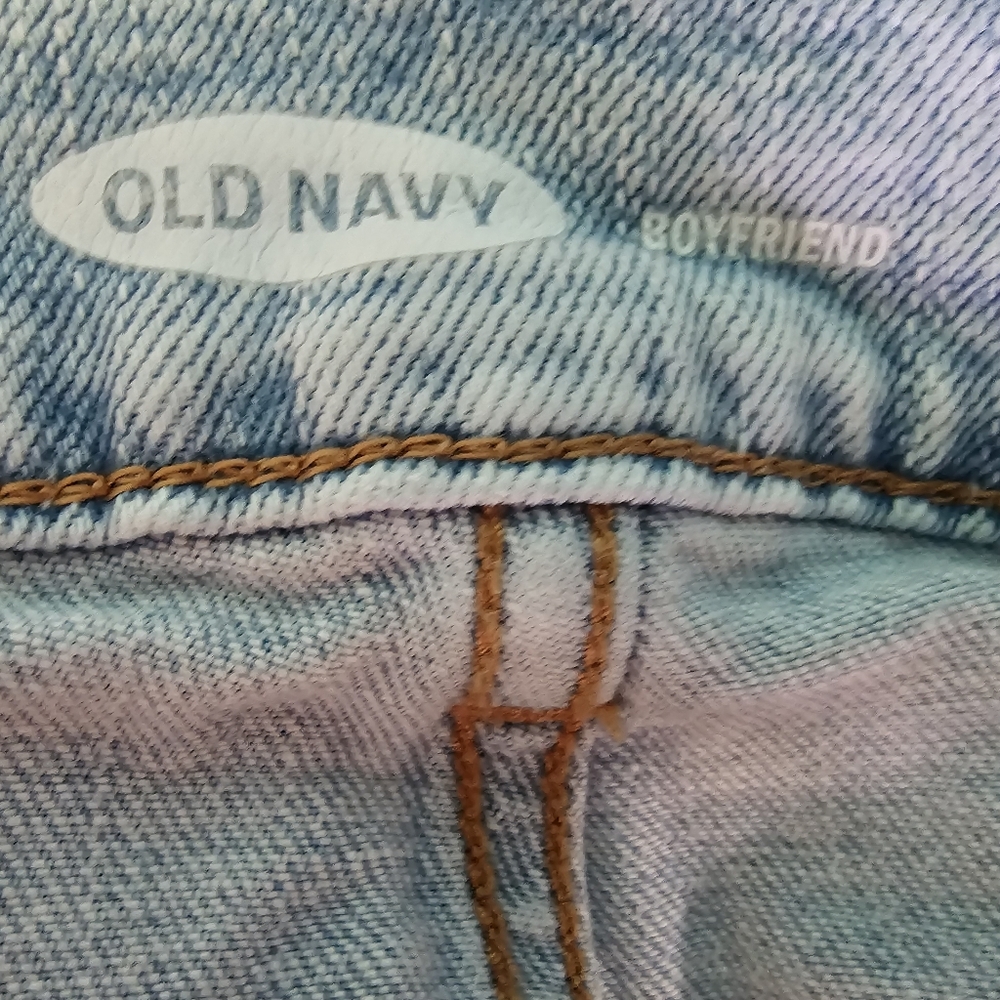 Old Navy Distressed Light Blue Denim Boyfriend Shorts Women's Sz 8 - Picture 9 of 10